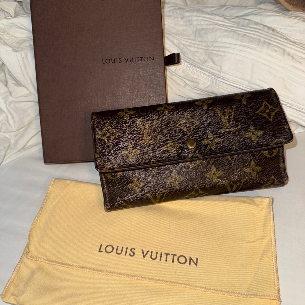 Louis Vuitton Sara Monogram Wallet